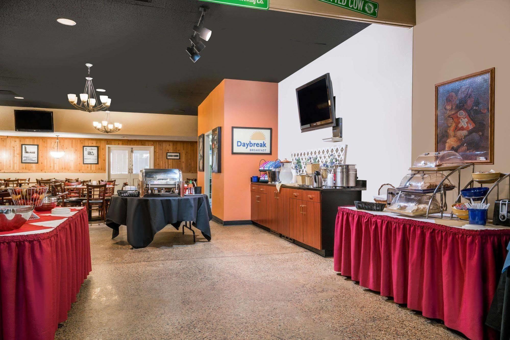 Days Inn Hotel & Conference Center La Crosse Esterno foto